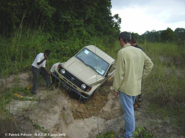 Vehicule of the cartography mission in 2002 in trouble