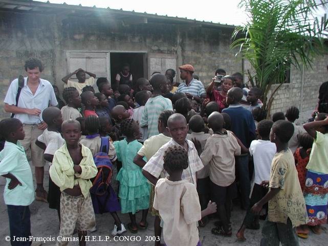 Rencontre à l'école du village de Ngoma